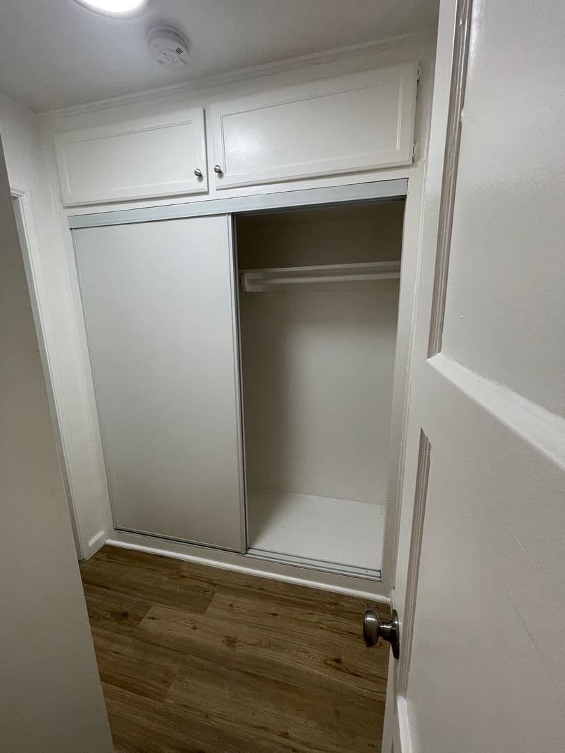 Los Angeles Apartment: 1601 N. Normandie