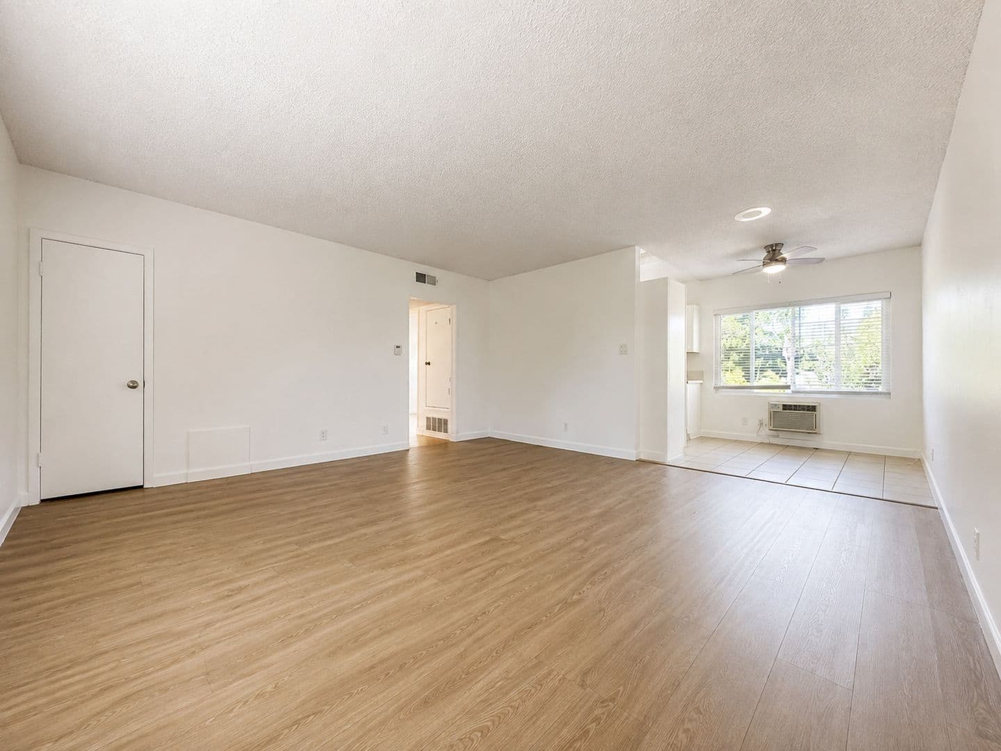 Sherman Oaks Apartment: 14315 Chandler Blvd