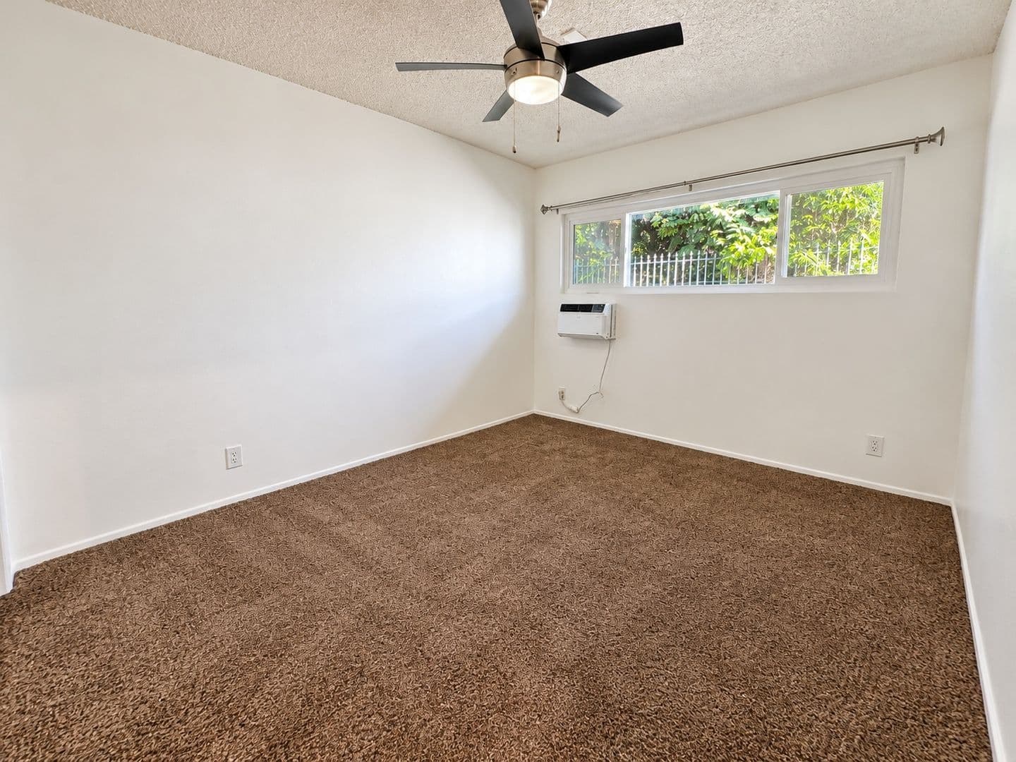 Sherman Oaks Apartment: 14315 Chandler Blvd