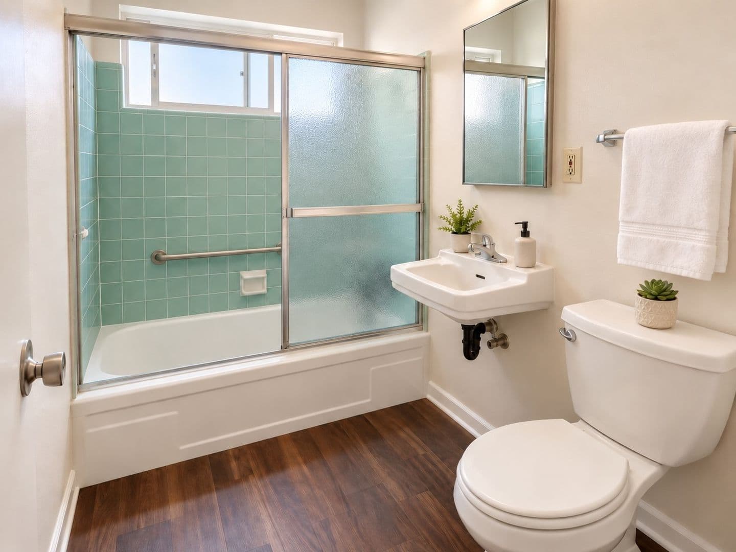 Burbank Apartment: 1030 W. Olive Ave