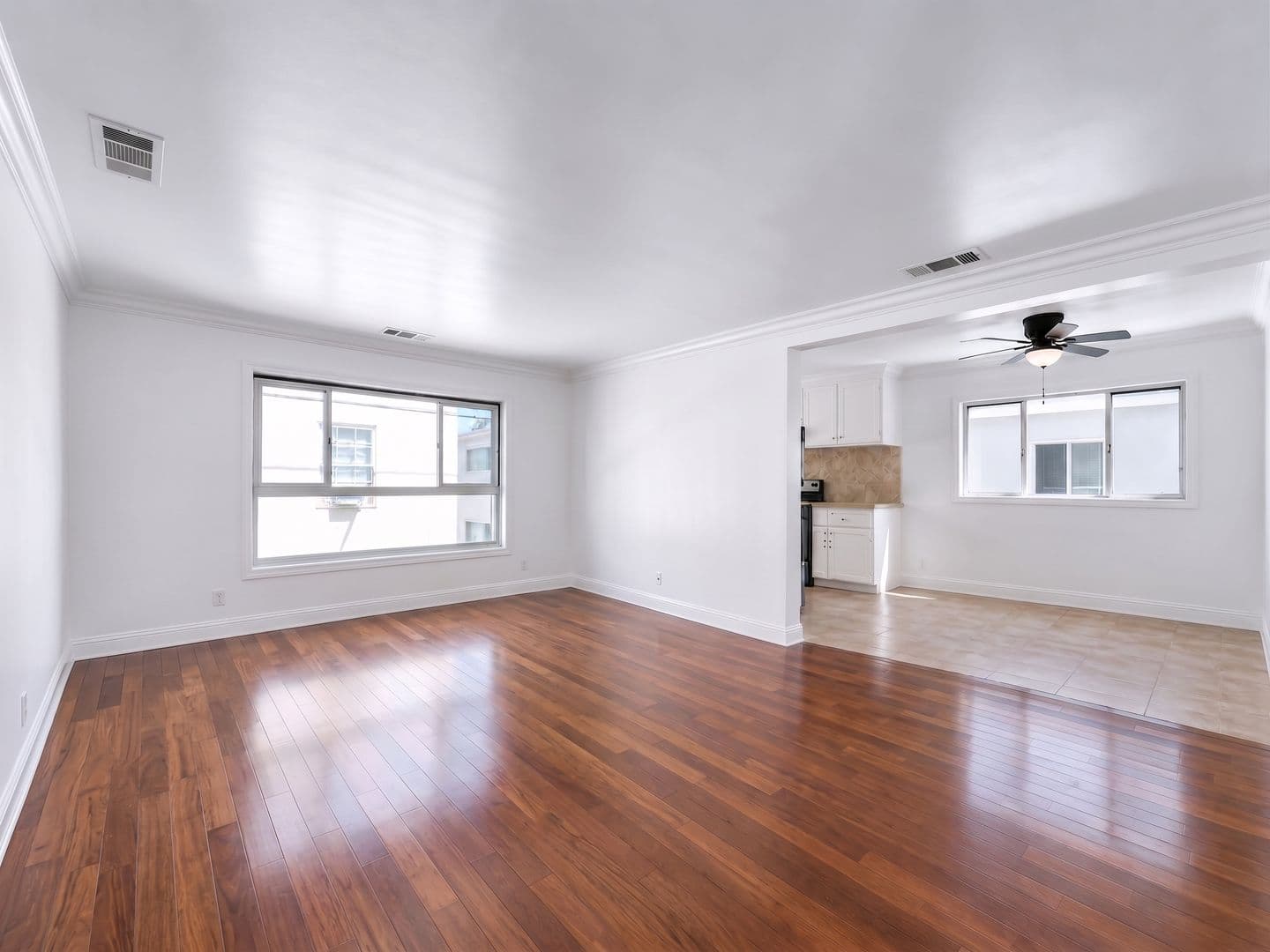 Beverly Hills Apartment: 216 S. Gale Dr