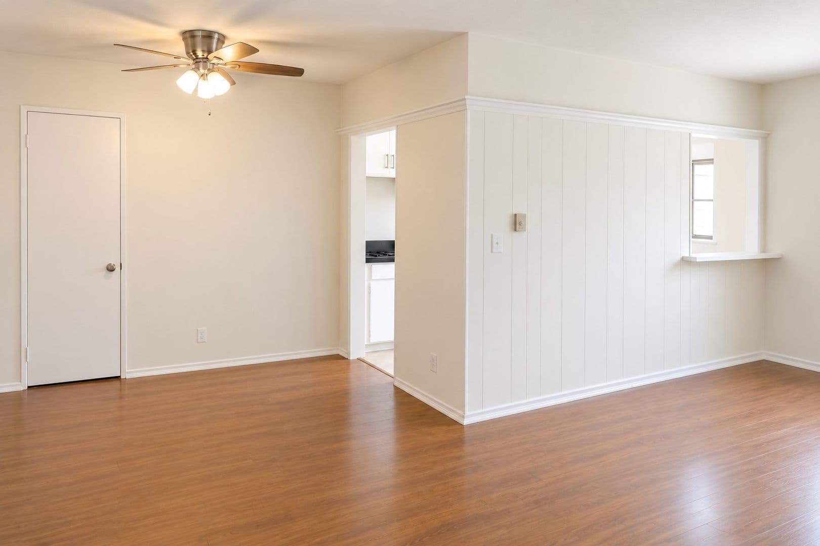 Los Angeles Apartment: 1942 Rodney Drive