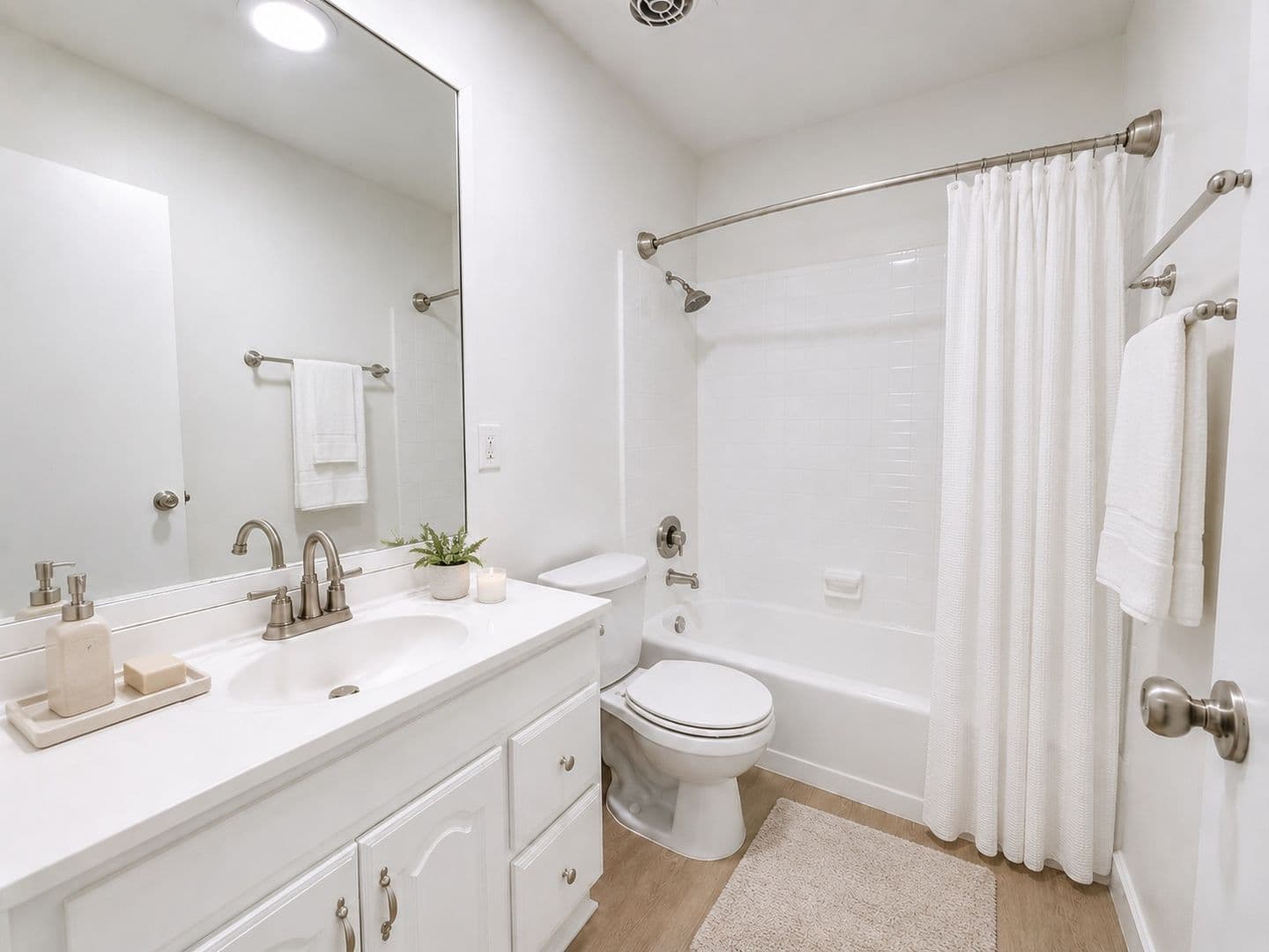 Sherman Oaks Apartment: 14315 Chandler Blvd