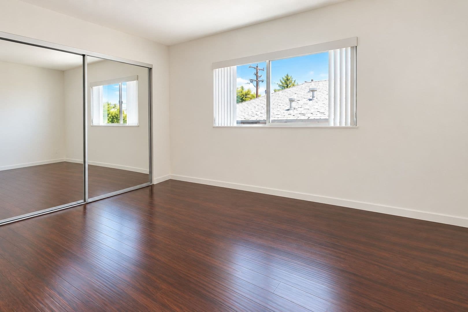 Los Angeles Apartment: 6501 Fulton Ave