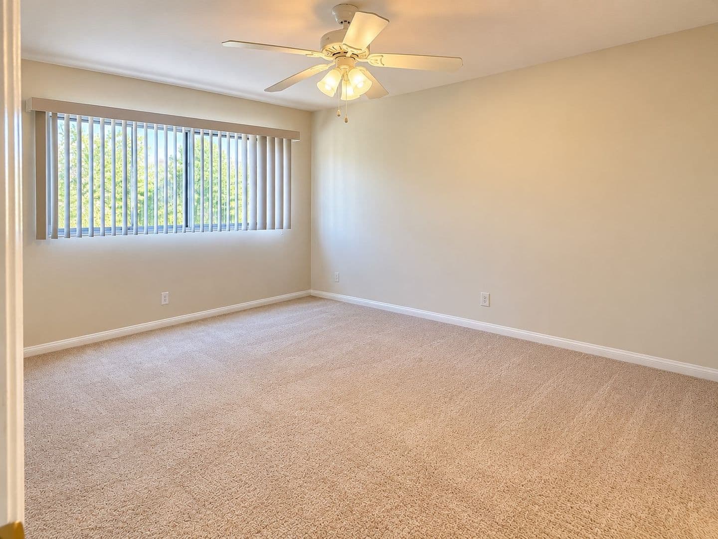 Burbank Apartment: 631 E Palm Avenue