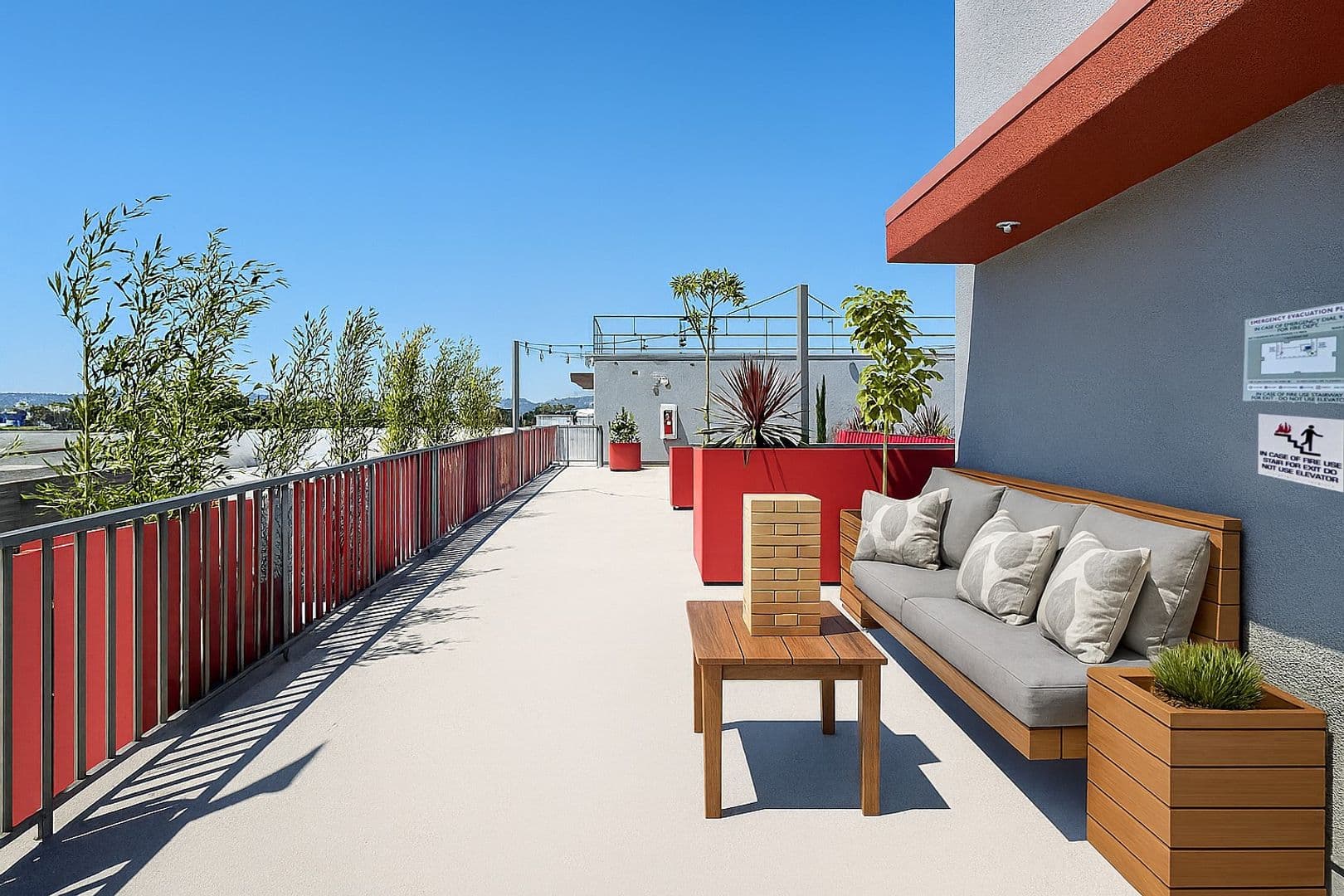 Los Angeles Apartment: 3567 Chesapeake Ave