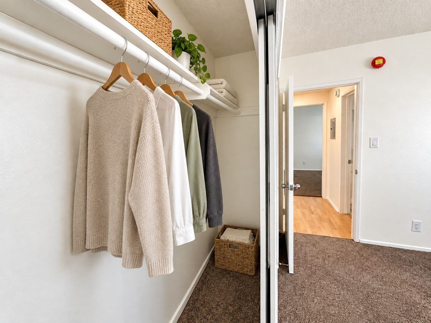 Sherman Oaks Apartment: 14315 Chandler Blvd