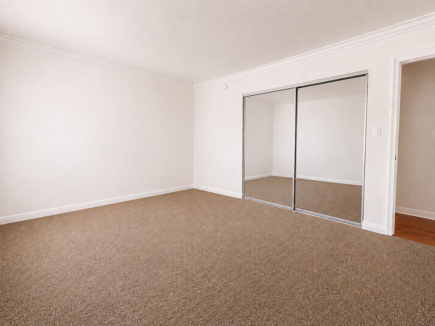 Beverly Hills Apartment: 216 S. Gale Dr