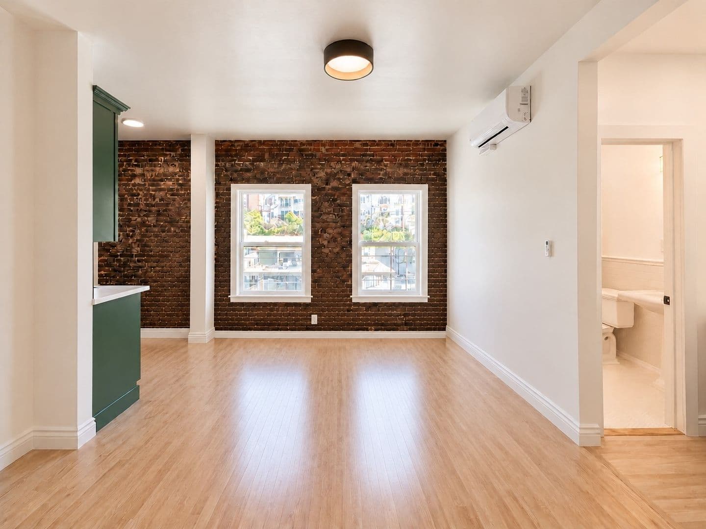 Los Angeles Apartment: 3218 Sunset Blvd