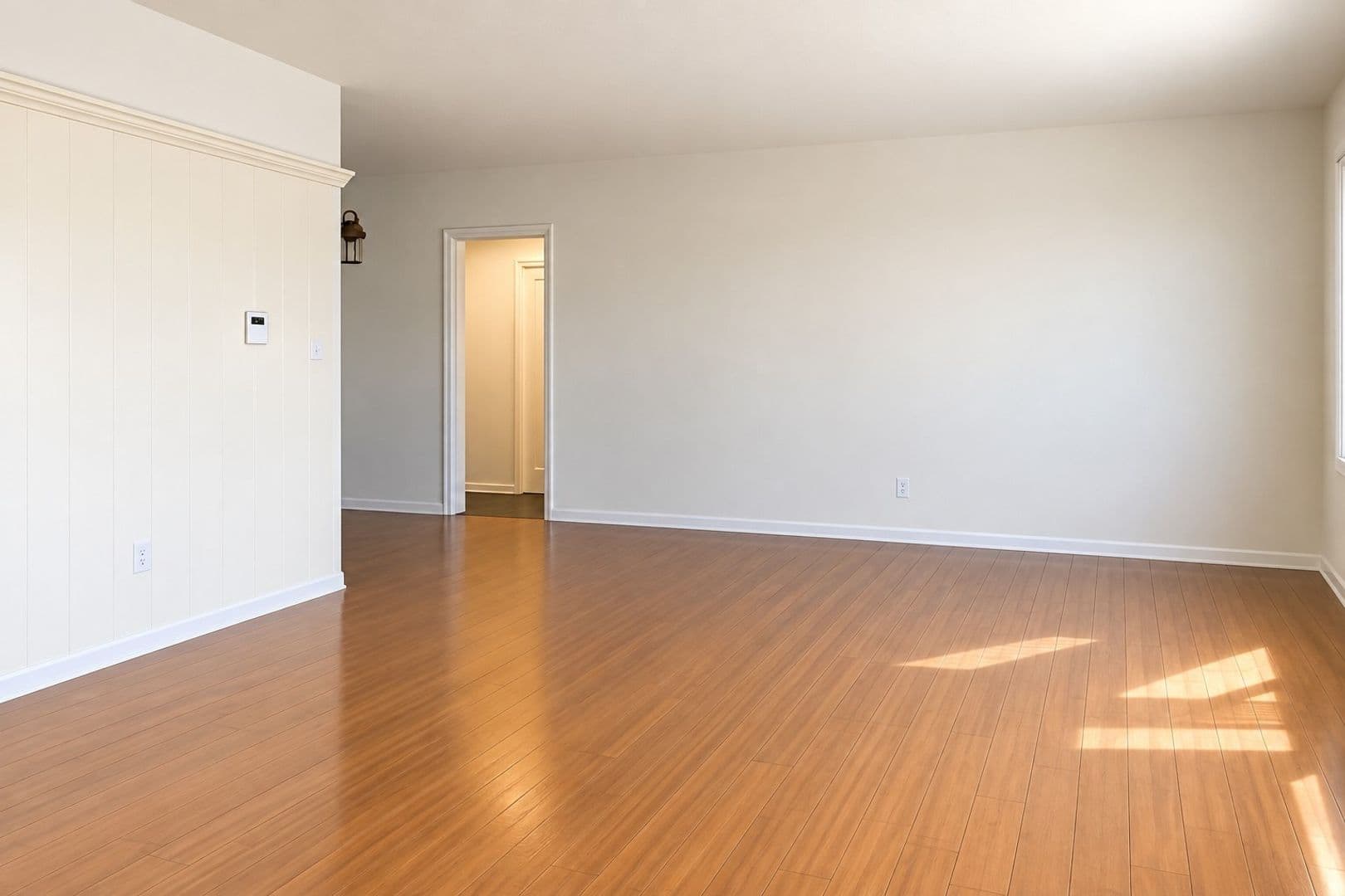 Los Angeles Apartment: 1942 Rodney Drive