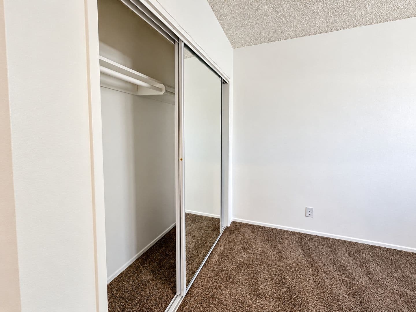 Sherman Oaks Apartment: 14315 Chandler Blvd