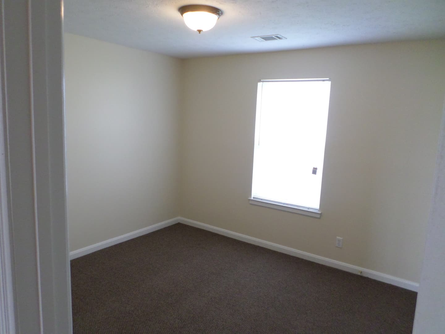 Frankfort Apartment: 100 Pinnacle Court