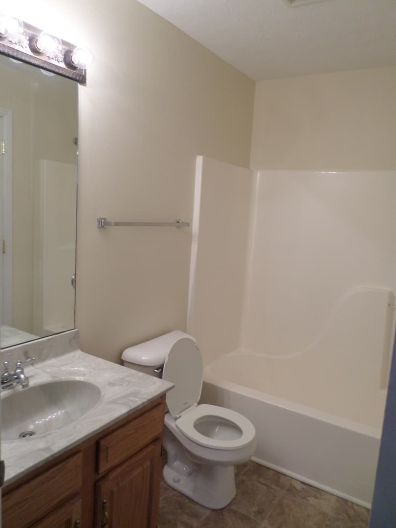 Frankfort Apartment: 100 Pinnacle Court