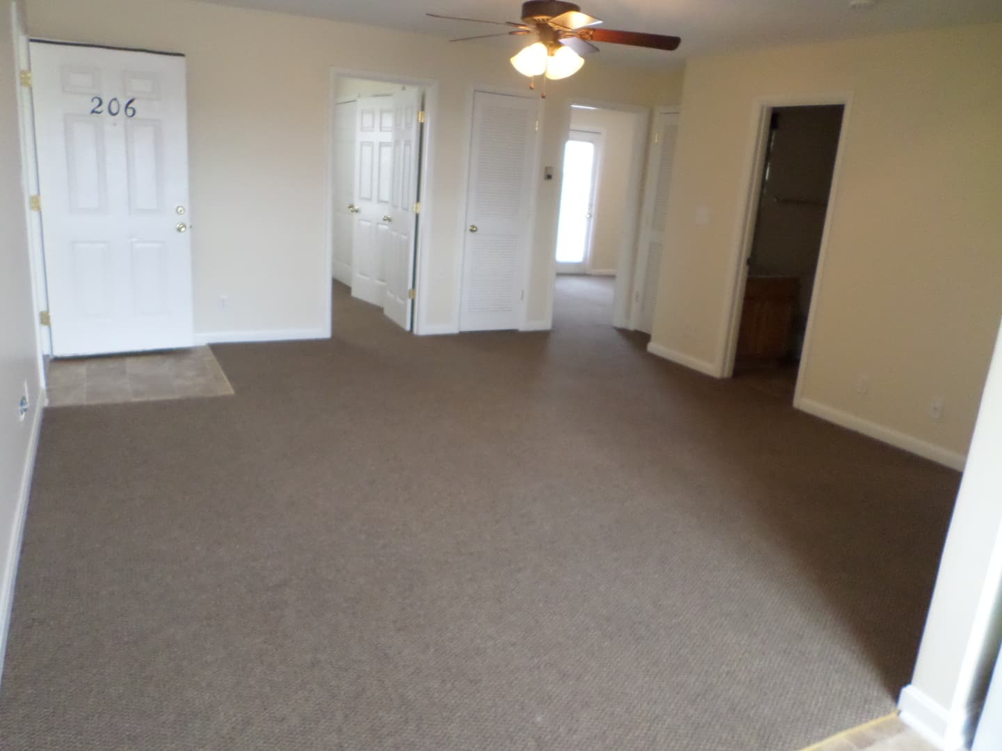 Frankfort Apartment: 100 Pinnacle Court