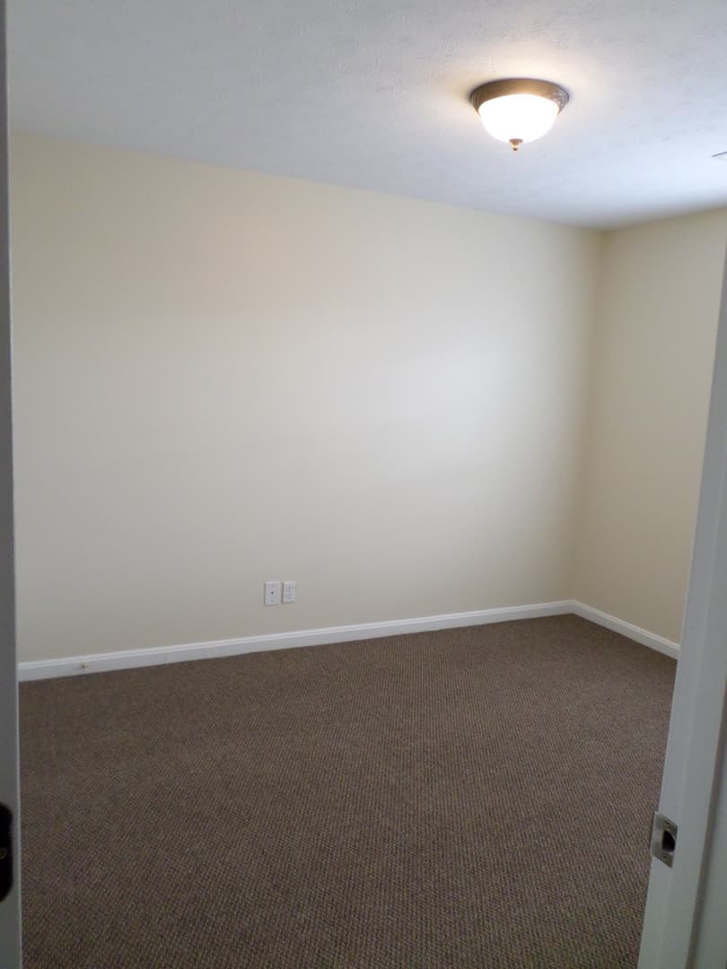 Frankfort Apartment: 100 Pinnacle Court