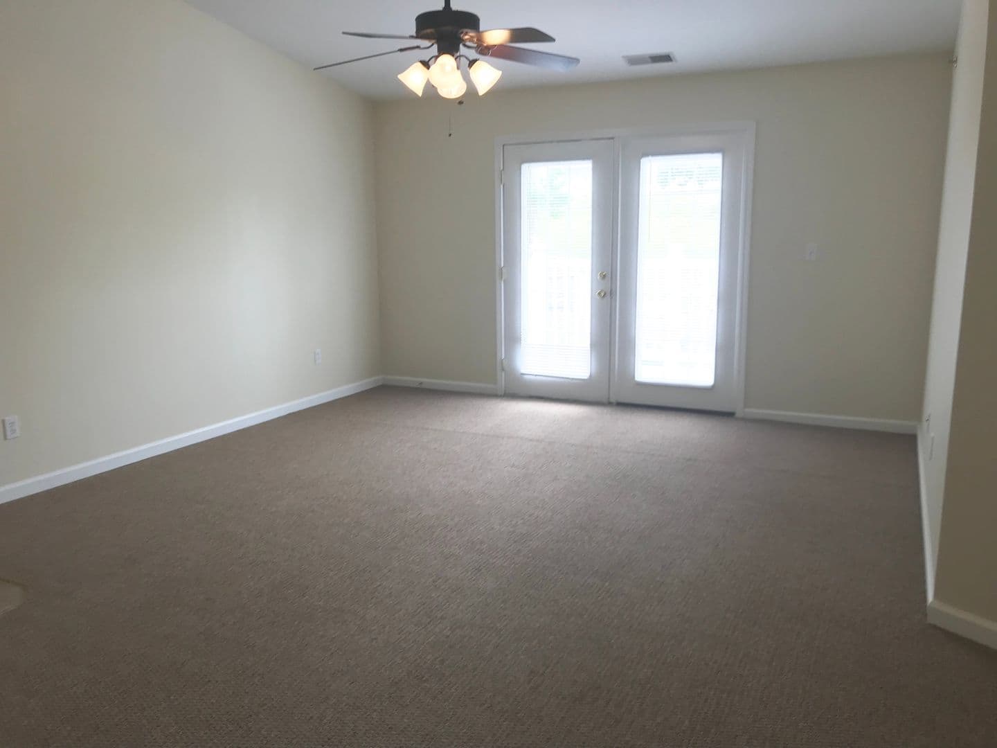 Frankfort Apartment: 100 Pinnacle Court