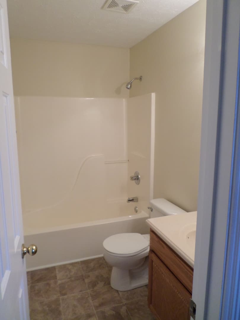 Frankfort Apartment: 100 Pinnacle Court
