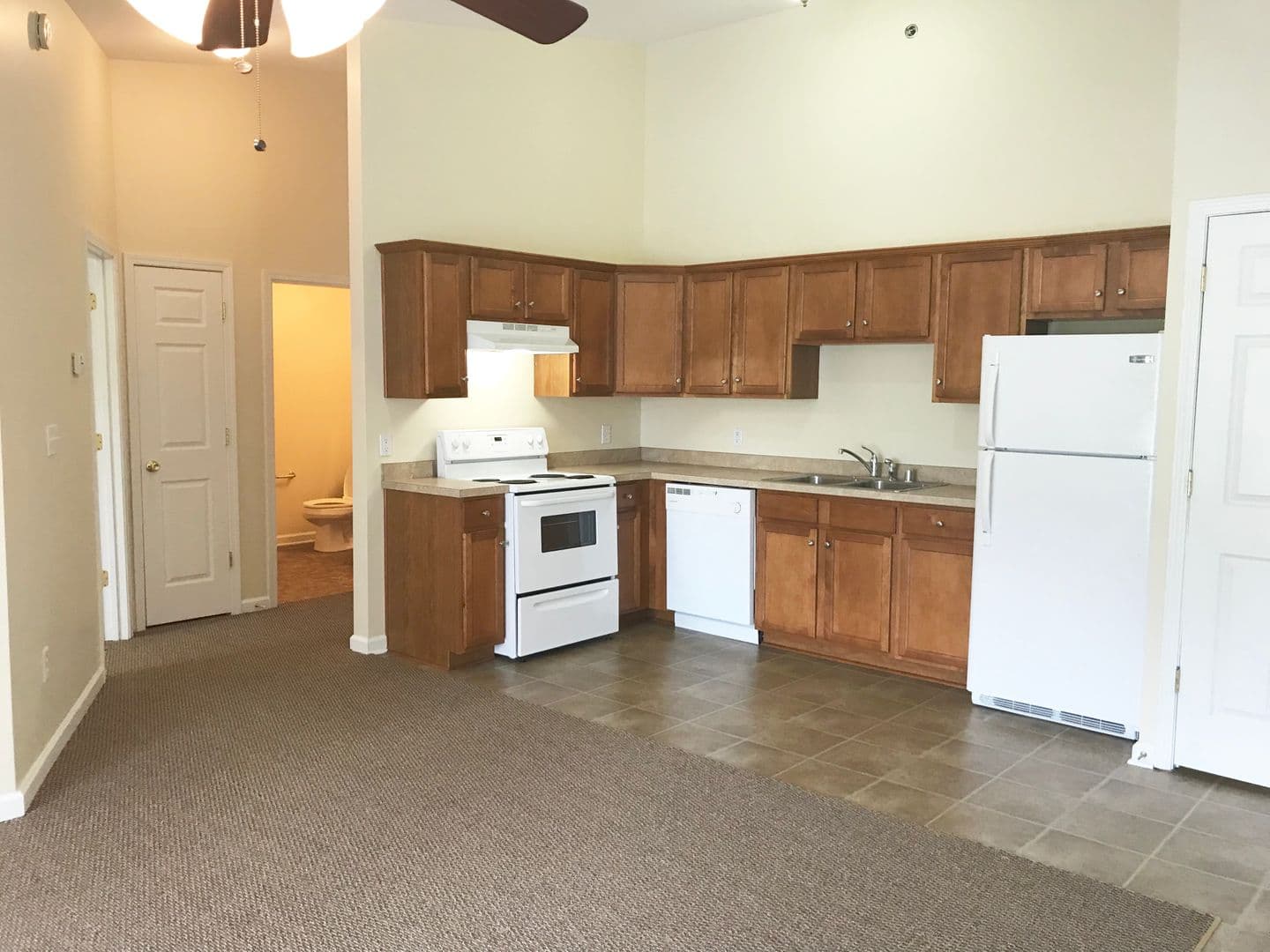 Frankfort Apartment: 100 Pinnacle Court