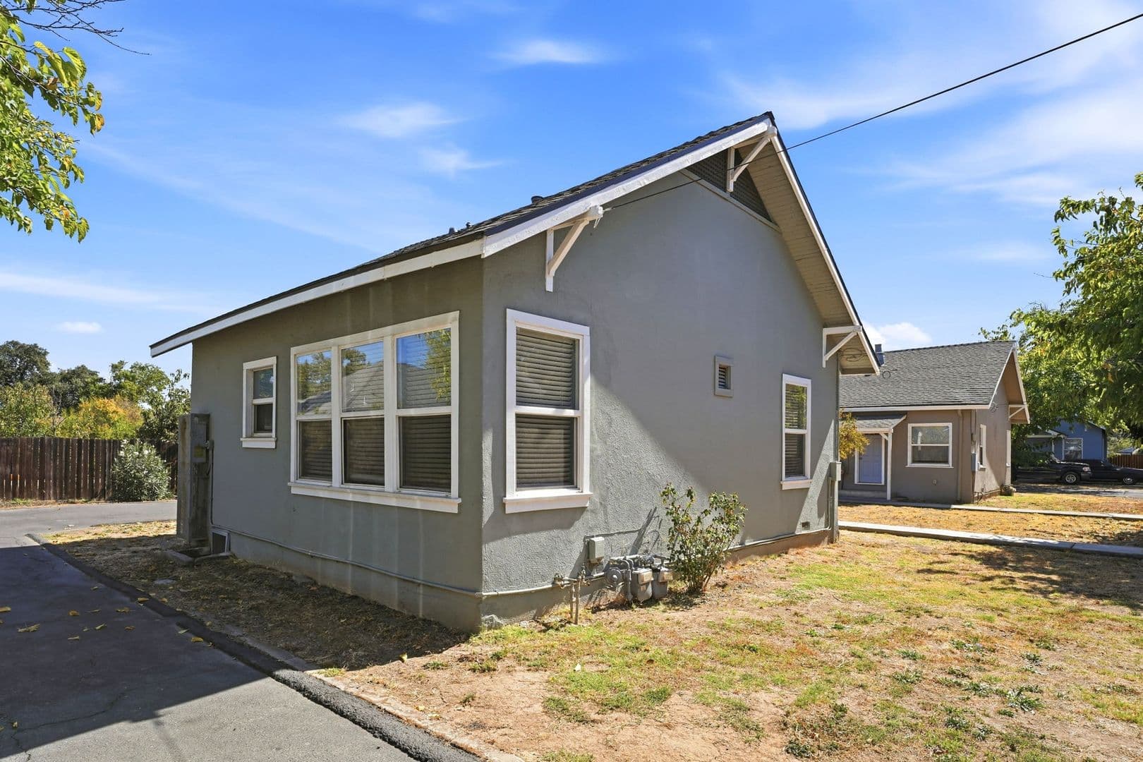 Sacramento Apartment: 2982 26th Ave
