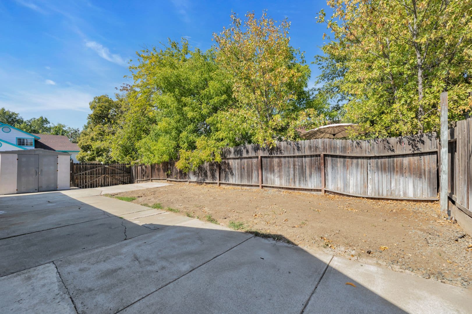 Sacramento House: 8327 Trimmer Way