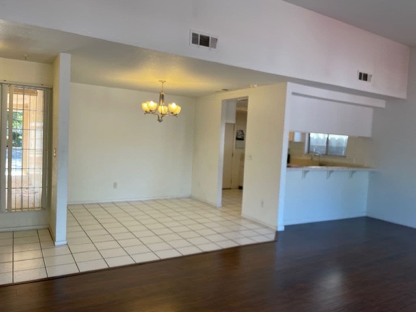 Tracy House: 461 W Central Ave