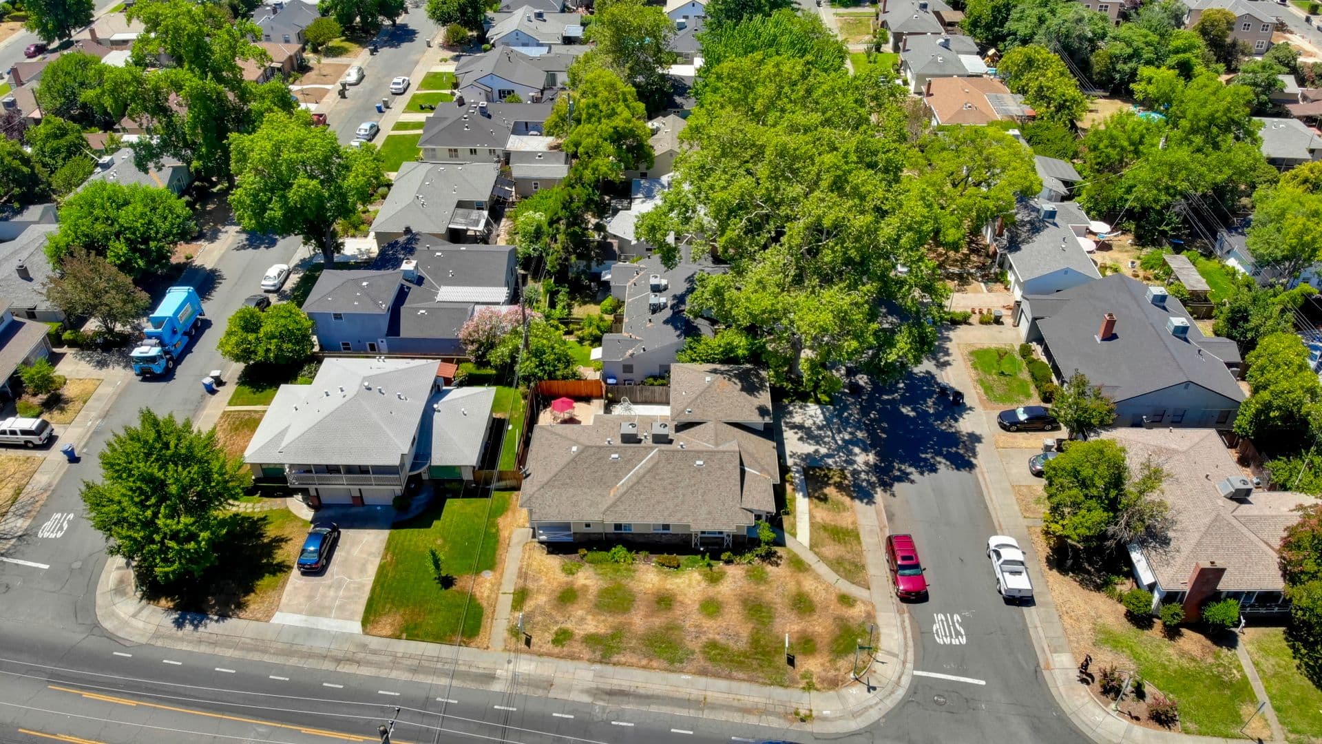 Sacramento Apartment: 5400-5402 Folsom Blvd
