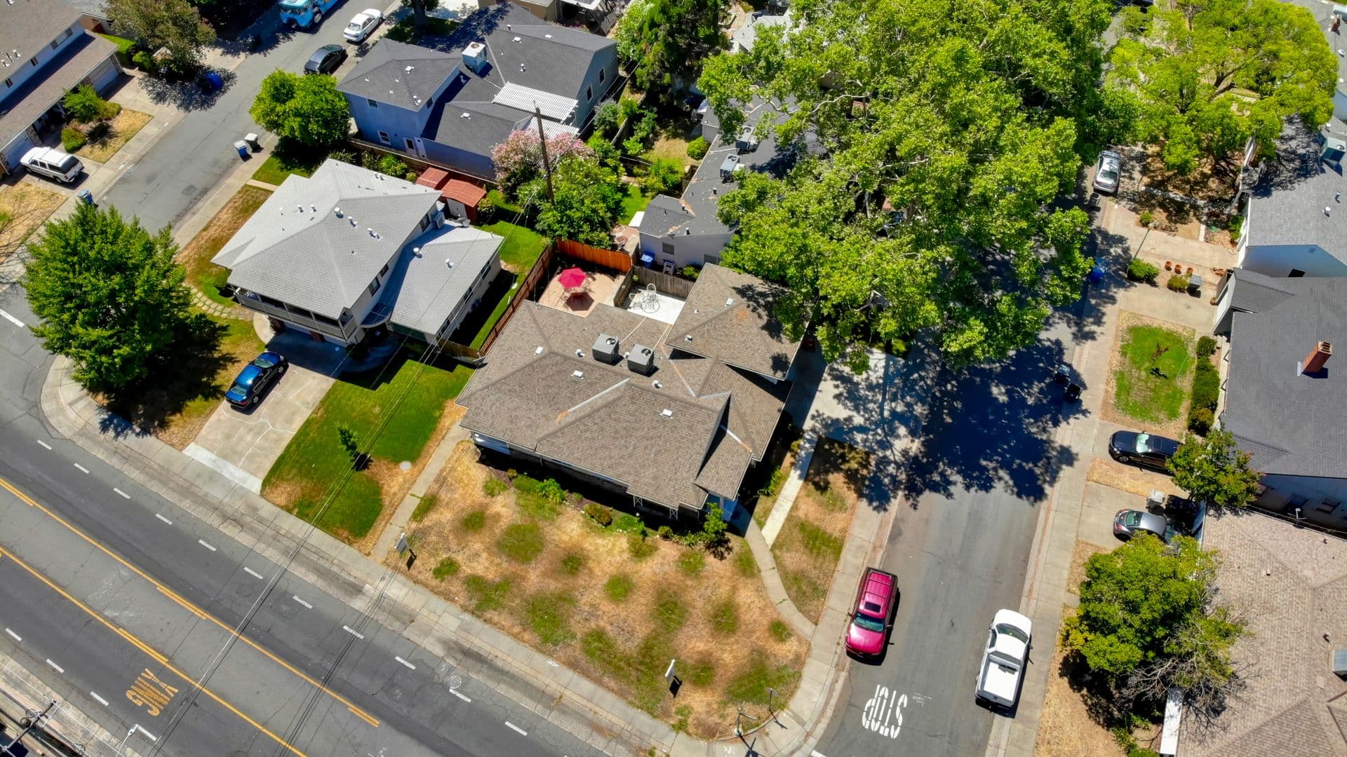 Sacramento Apartment: 5400-5402 Folsom Blvd