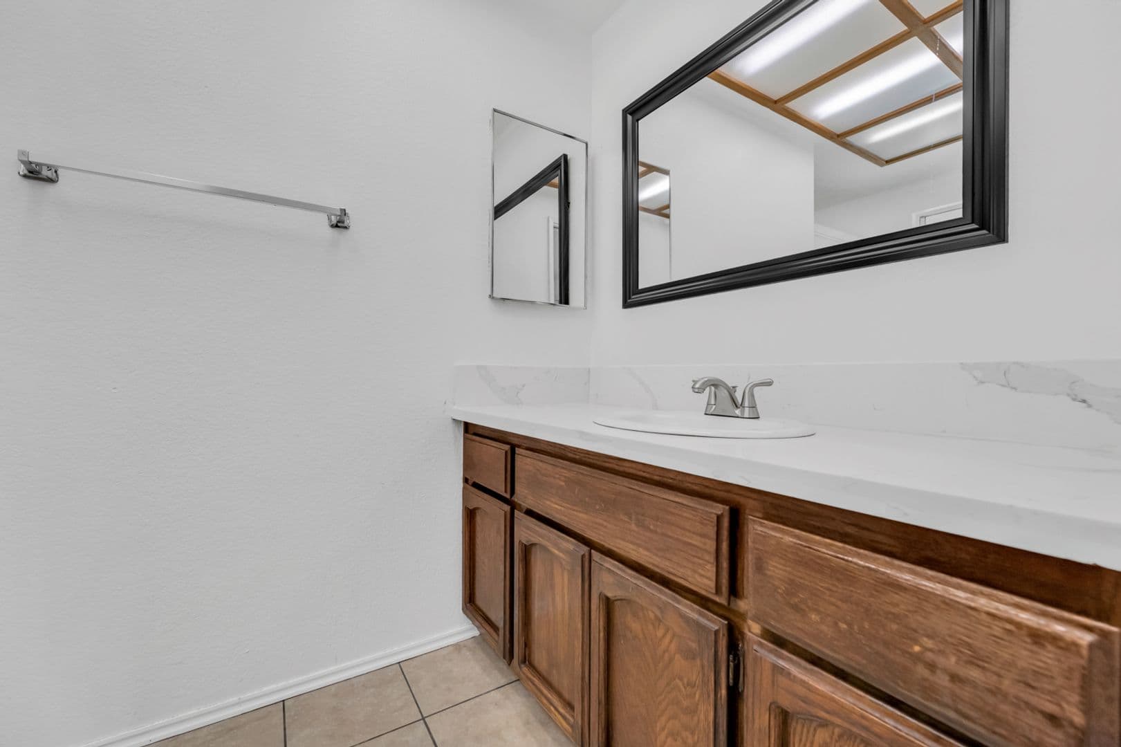 Sacramento House: 8327 Trimmer Way