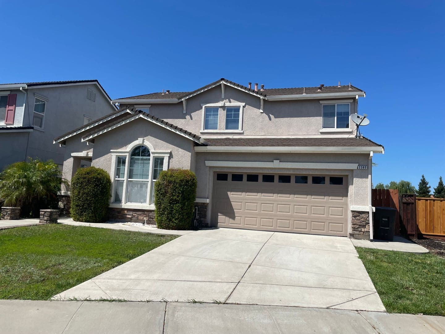 Tracy House: 2385 Saffron Court