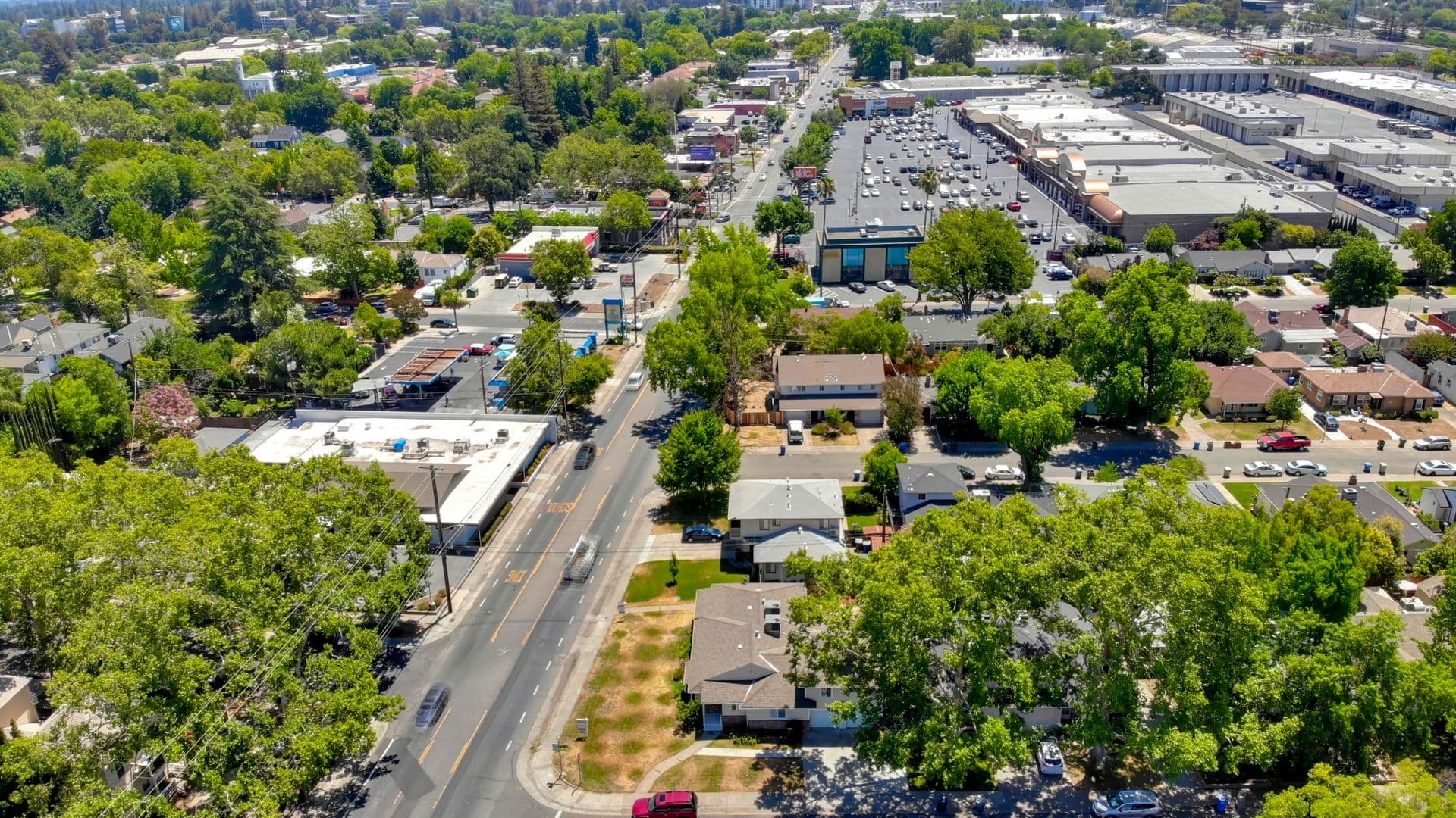 Sacramento Apartment: 5400-5402 Folsom Blvd