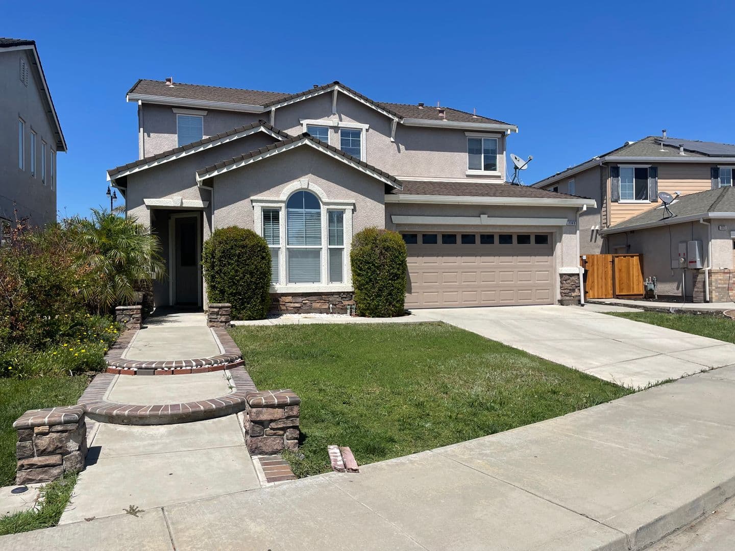 Tracy House: 2385 Saffron Court