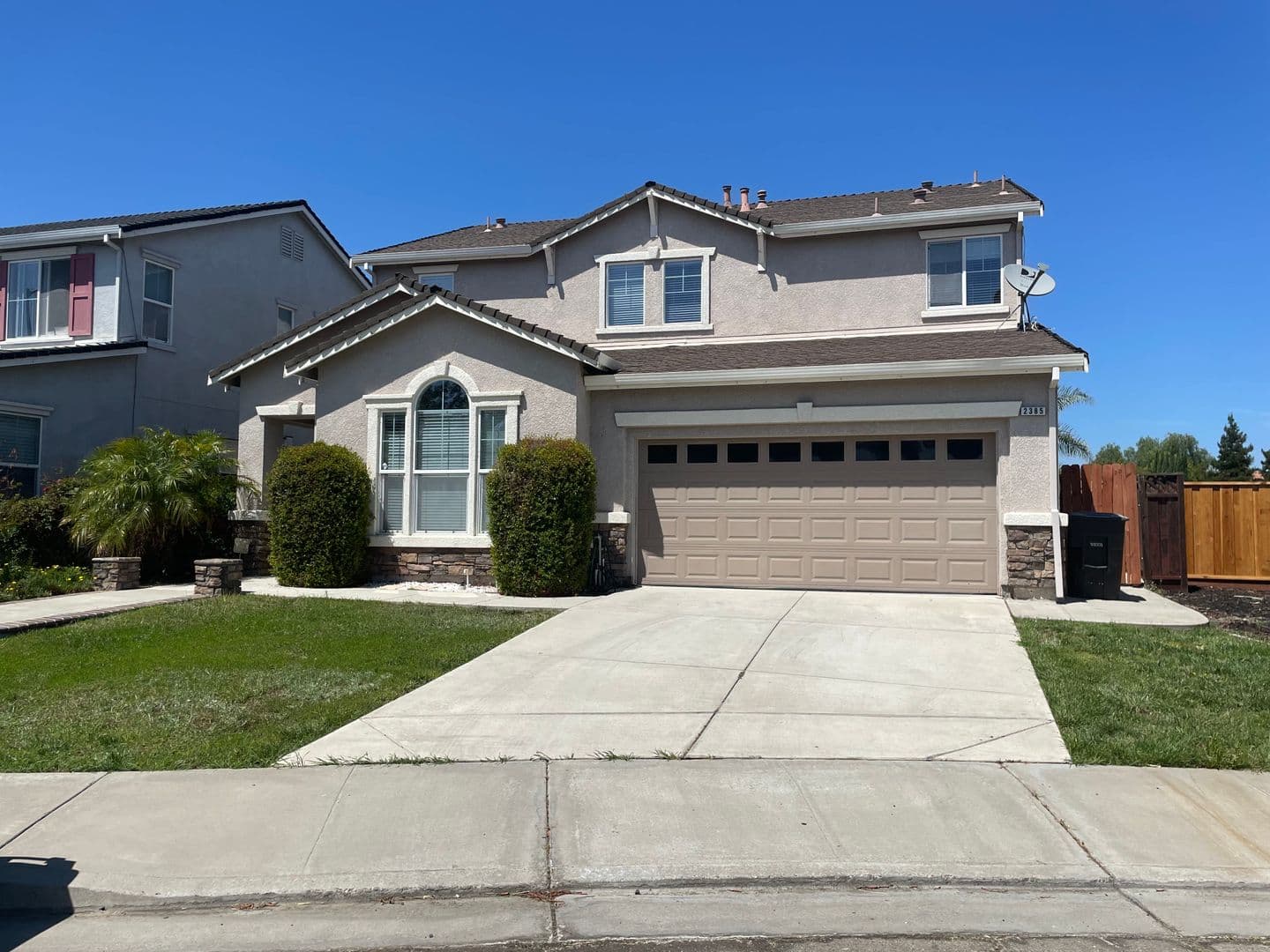 Tracy House: 2385 Saffron Court