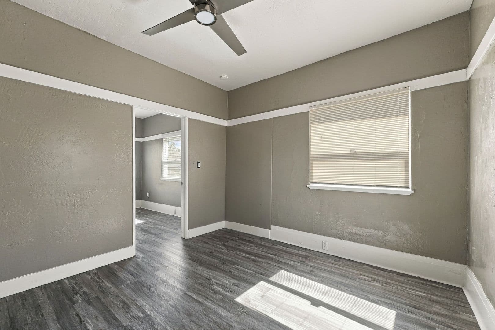 Sacramento Apartment: 2982 26th Ave