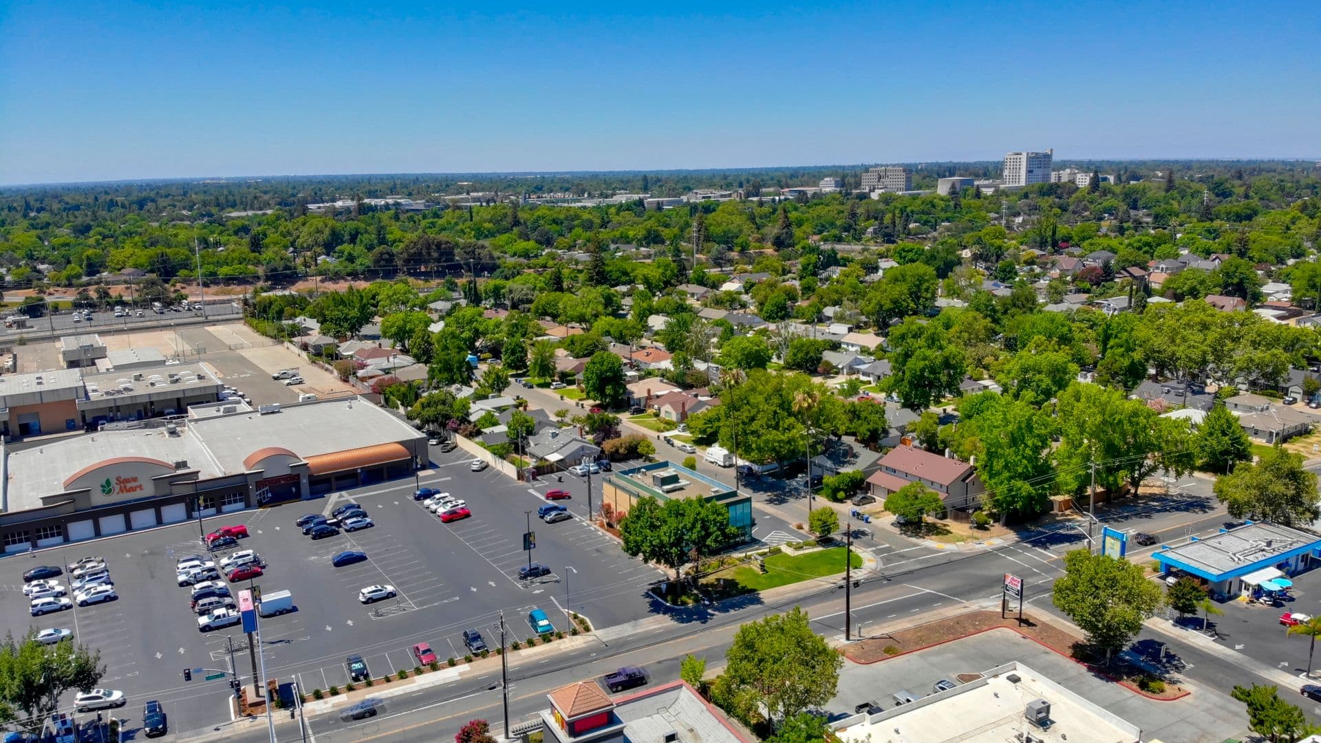 Sacramento Apartment: 5400-5402 Folsom Blvd