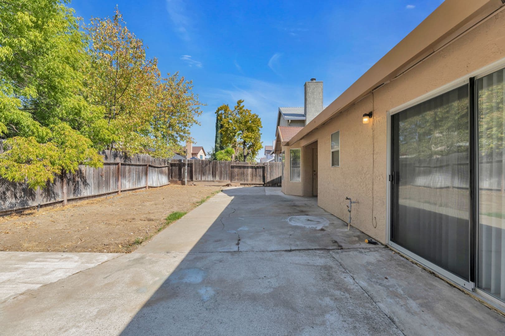 Sacramento House: 8327 Trimmer Way