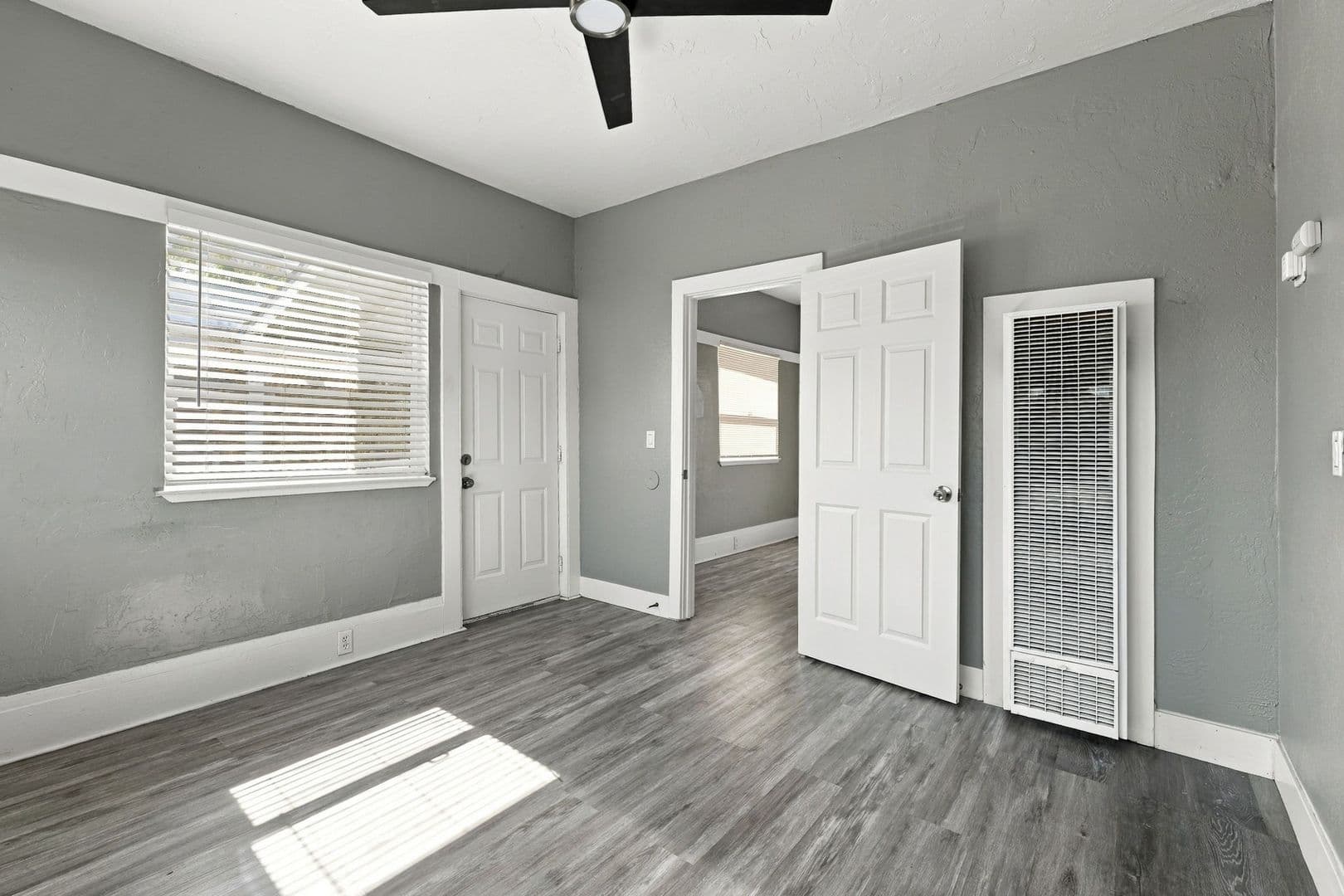 Sacramento Apartment: 2982 26th Ave