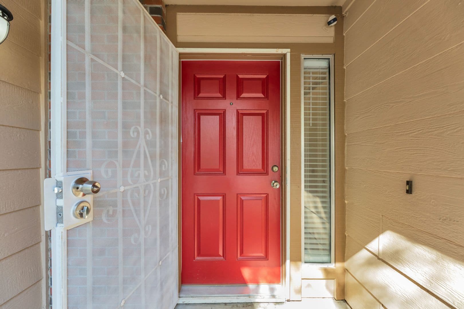 Sacramento House: 8327 Trimmer Way