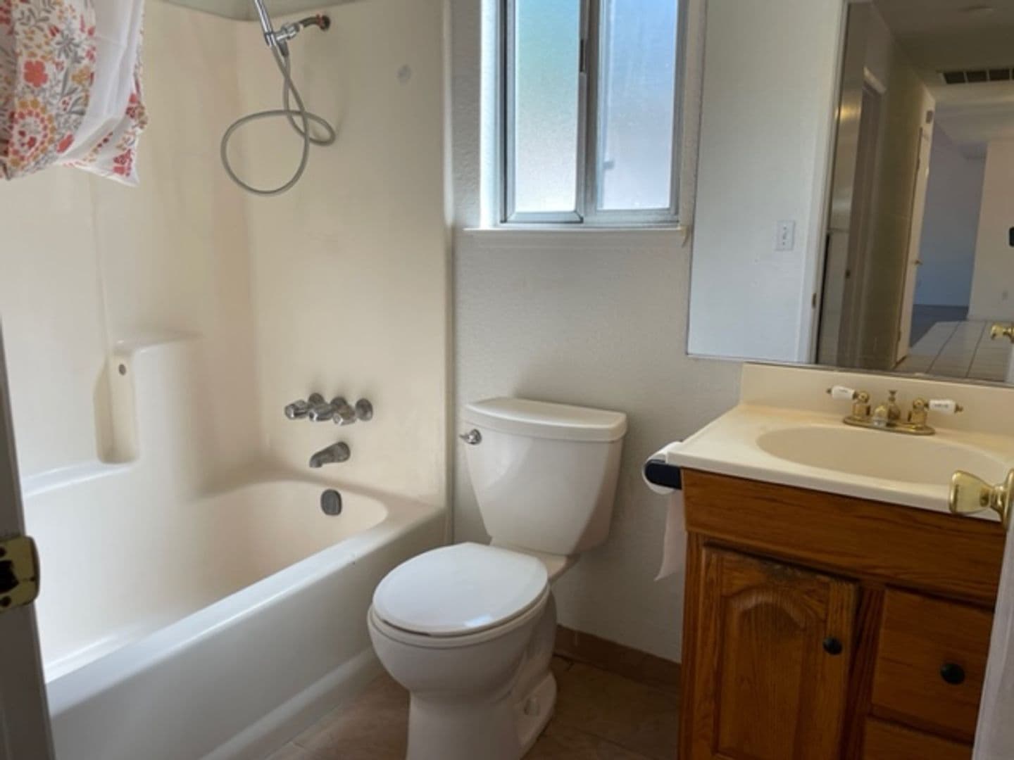 Tracy House: 461 W Central Ave