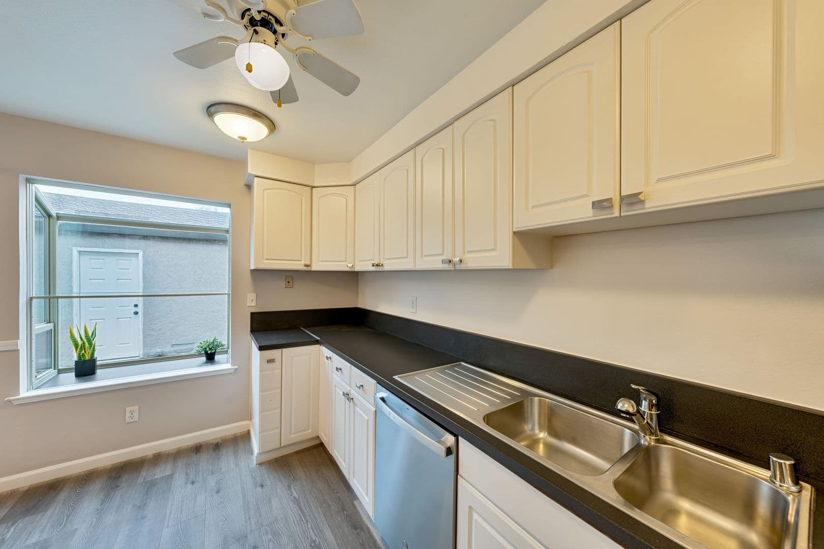 West Sacramento Condo: 317 Bridge Place