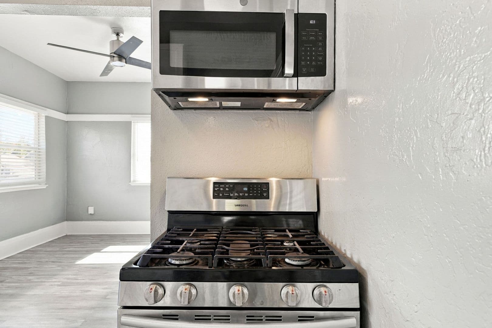 Sacramento Apartment: 2982 26th Ave