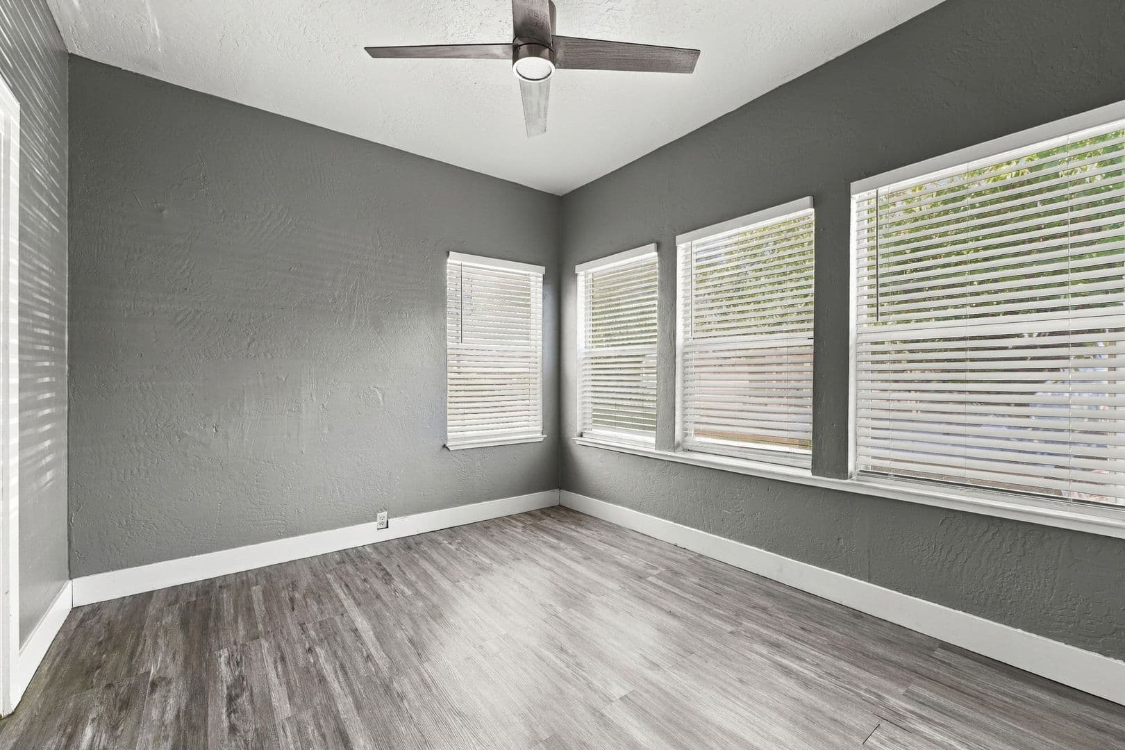 Sacramento Apartment: 2982 26th Ave
