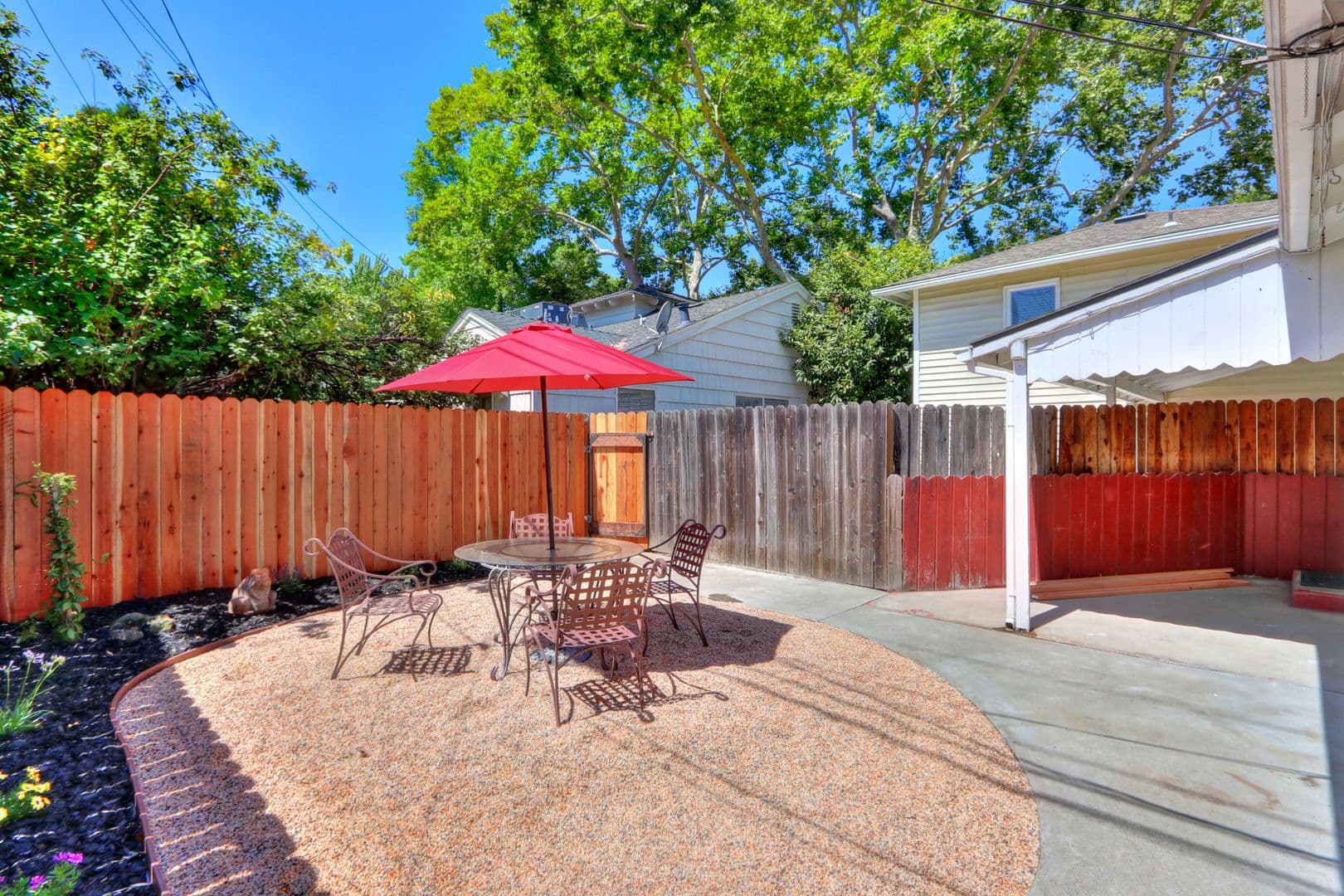 Sacramento Apartment: 5400-5402 Folsom Blvd