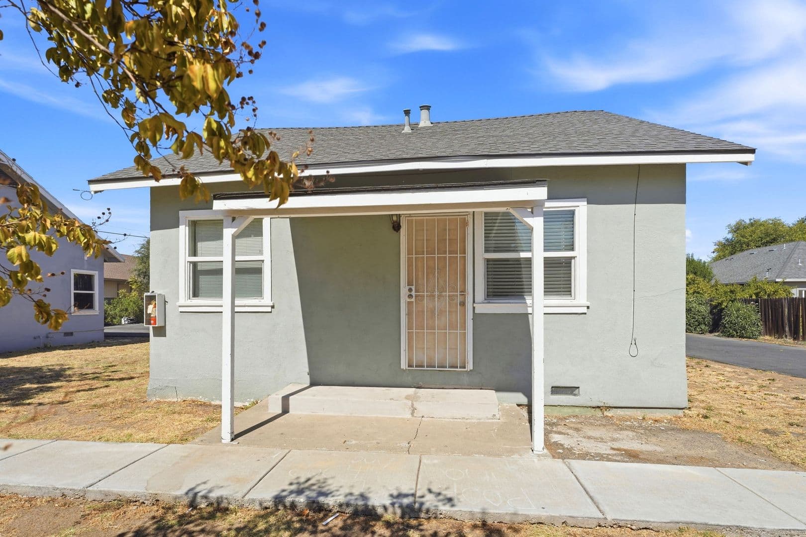 Sacramento Apartment: 2982 26th Ave
