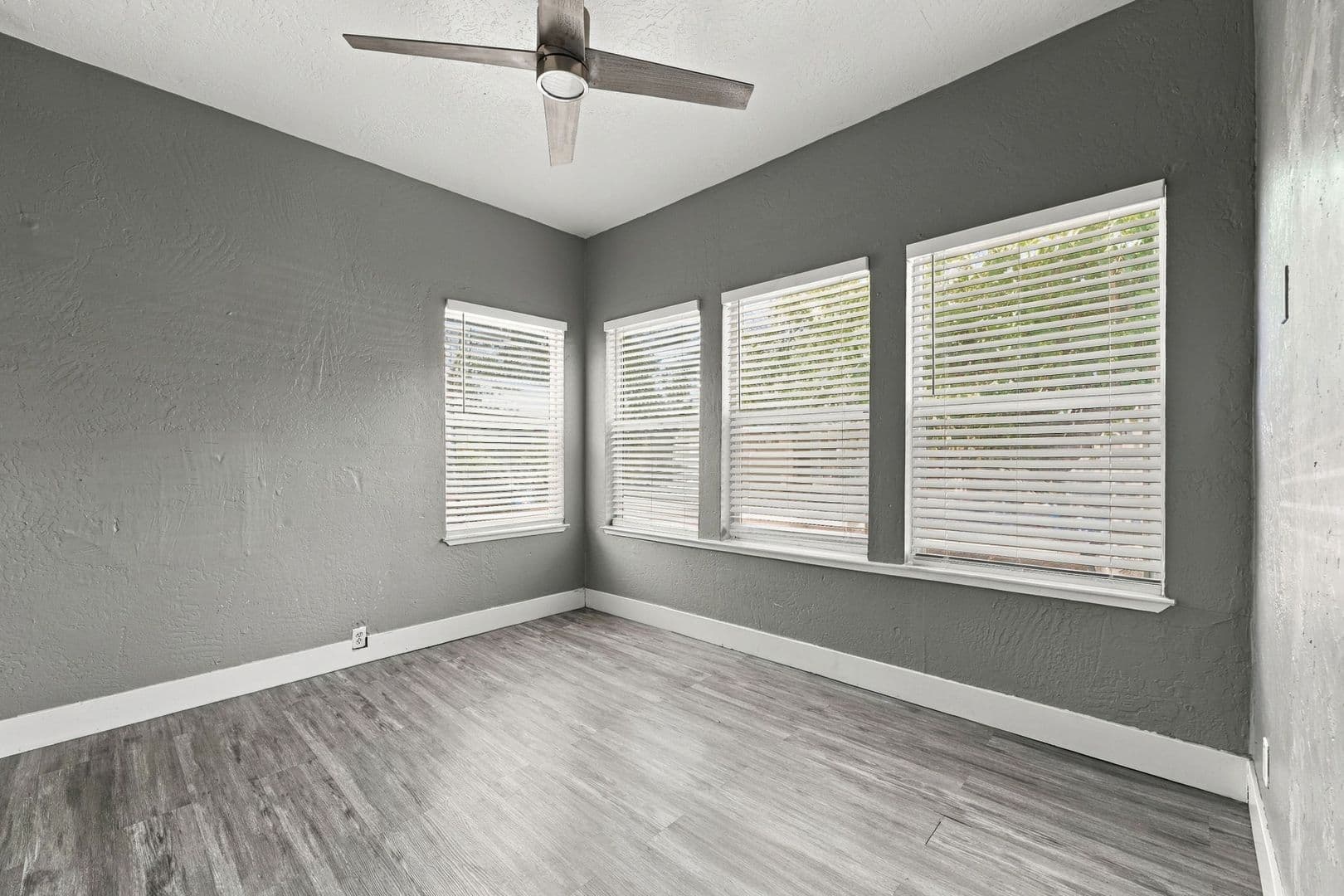 Sacramento Apartment: 2982 26th Ave