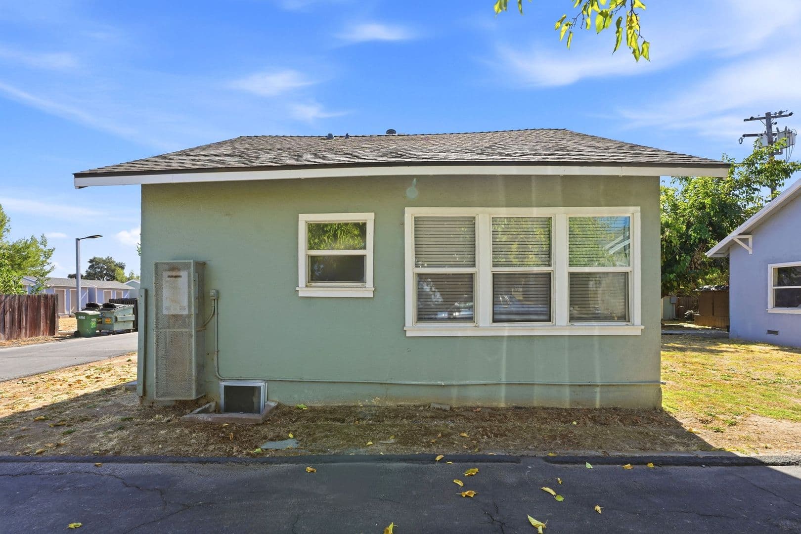 Sacramento Apartment: 2982 26th Ave