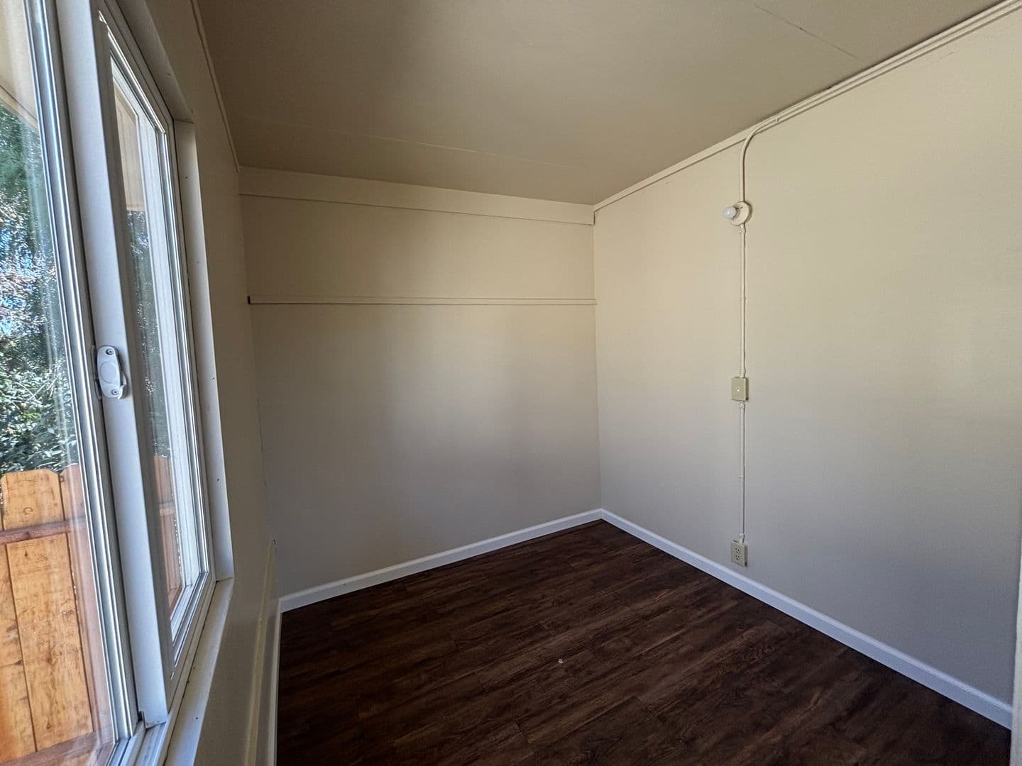 King City Apartment: 450 Jayne St.