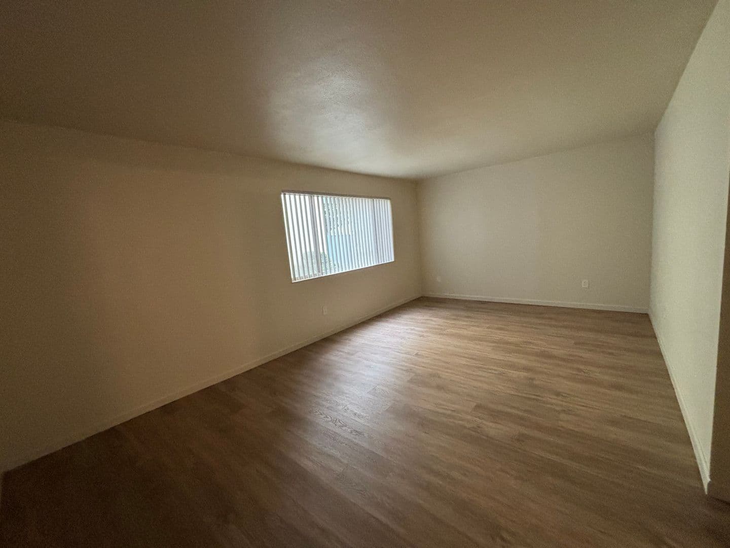 Salinas Apartment: 991 N Madeira Ave