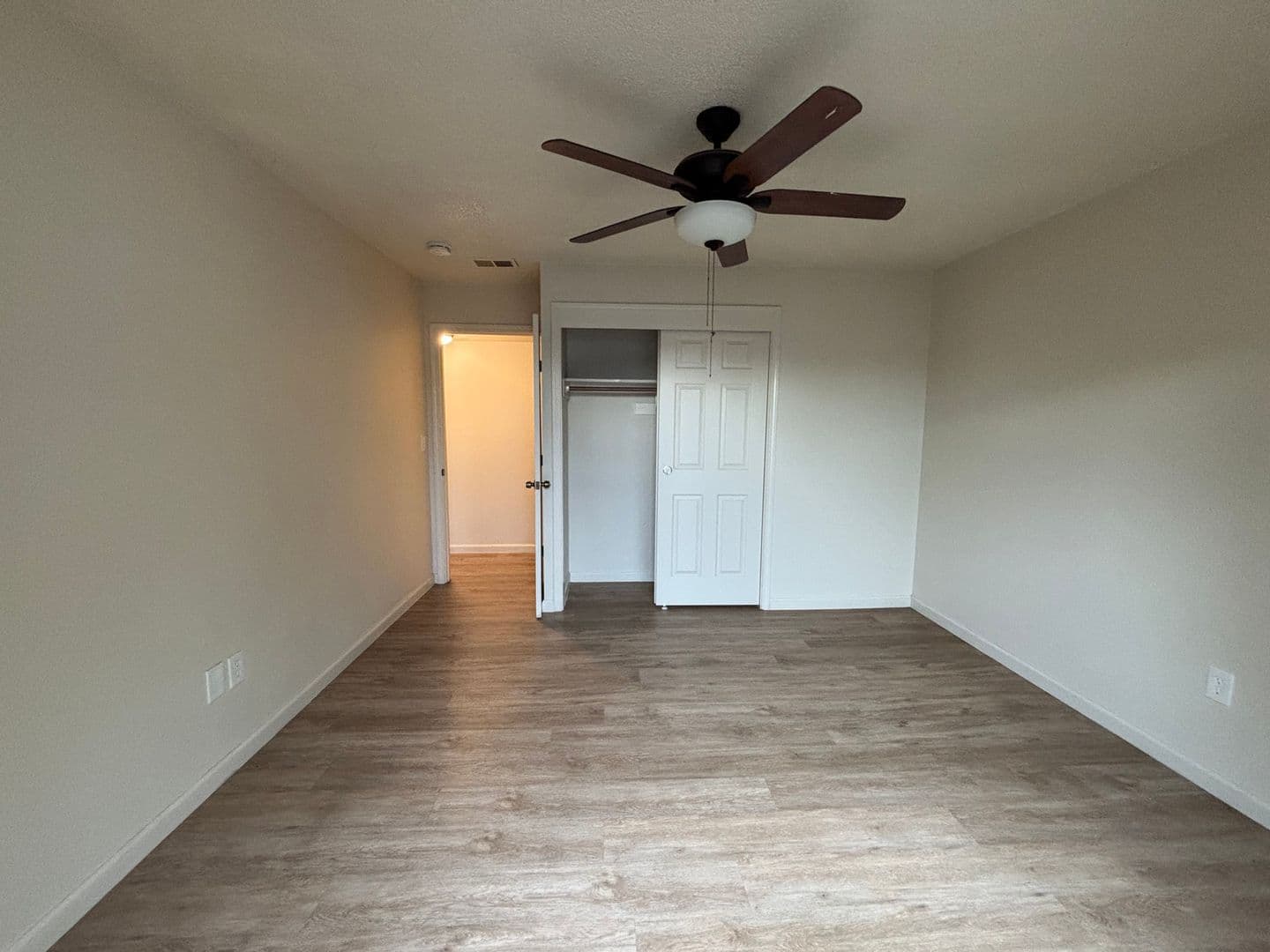 Salinas Apartment: 991 N Madeira Ave