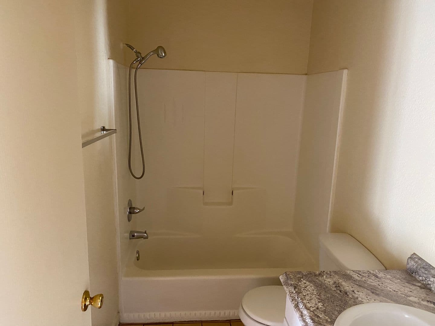 Salinas Apartment: 784-792 Garner Ave.