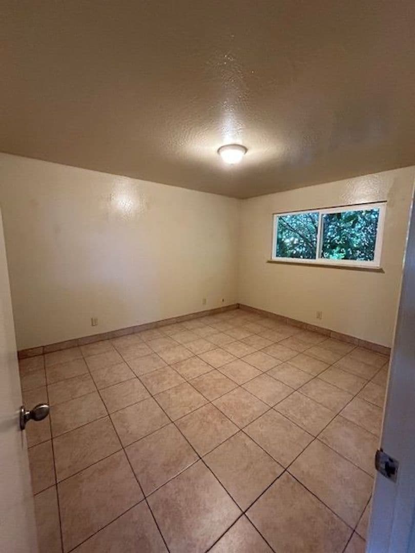 Salinas Apartment: 823 Garner Ave